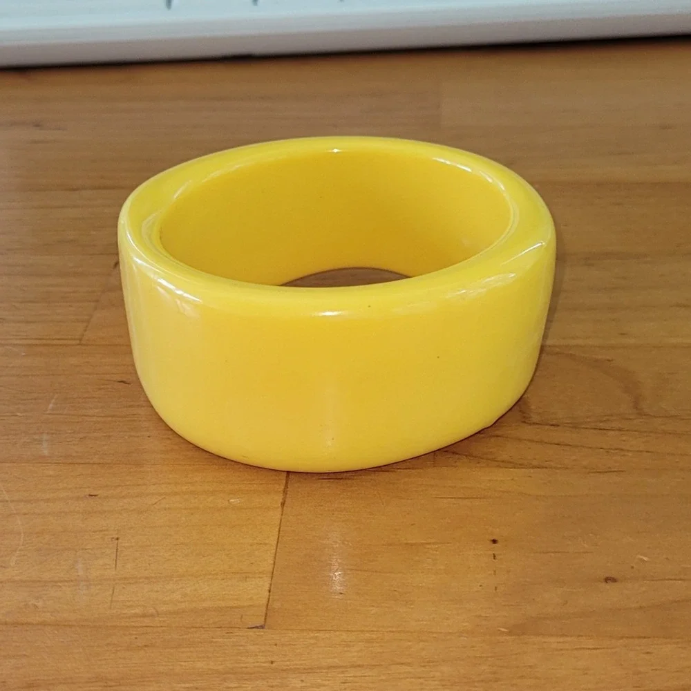 Chunky Yellow Acrylic Resin Bangle Bracelet Wide Mod 2.5 Inch 79g